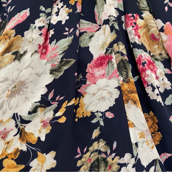 TOBI navy blue floral romper with cap sleeves - Picture 3 of 9